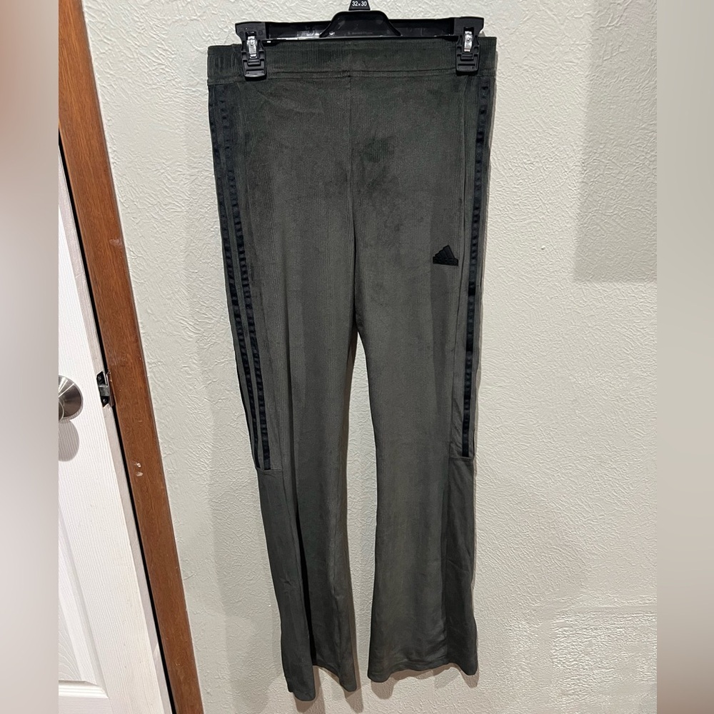 Adidas Charcoal Soft Flared Casual Pants Size Small NWT